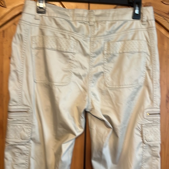 Khaki pants - Picture 4 of 7
